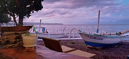 Amed Sari Beach Guesthouse