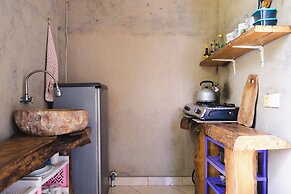 Amed Sari Beach Guesthouse
