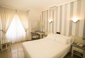Hotel Pirámide