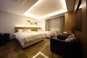 Guwol Hotel