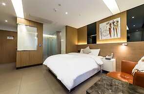 Guwol Hotel