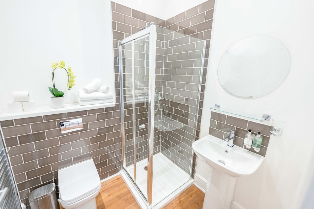 Edinburgh Castle Apartments and Suites