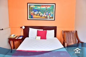 Hotel Los Cisneros