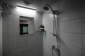 Bunk Guest House - Hostel