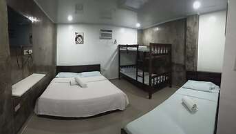 Lola's Lodge