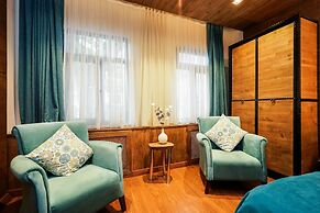 Cube Suites