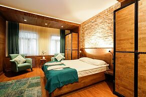 Cube Suites