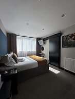 Sinclair's Bar, Lounge & Rooms