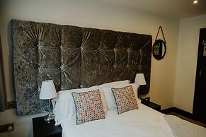 Sinclair's Bar, Lounge & Rooms