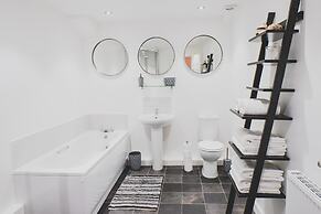 Discovery Suite - Simple2let Serviced Apartments