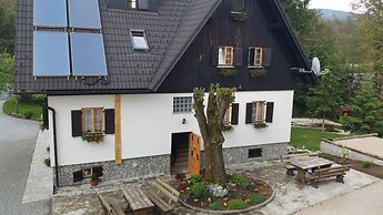 Rustic Inn River 2