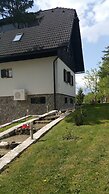 Rustic Inn River 2