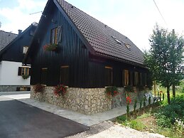 Rustic Inn River 2