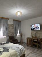 Rustic Inn River 2