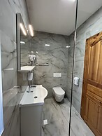 Rustic Inn River 2