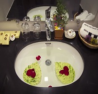 Elegant Hotel Pyi Thar Yar