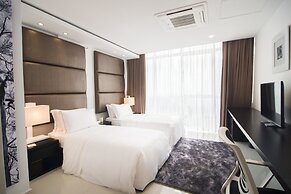 Platinum One Suites