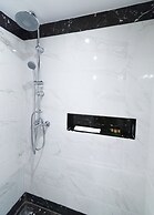 47 Luxury Suites