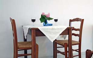 Erato Apartments