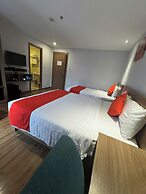 Maple Leaf Hotel & Apartment