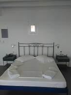 Apollon Village Hotel