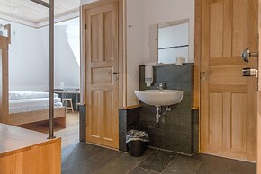 GRAND your home with common kitchens with self check-in