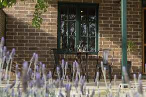 Battunga Cottages