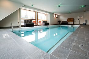 Moose Hotel And Suites