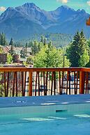 Moose Hotel And Suites