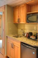 Moose Hotel And Suites