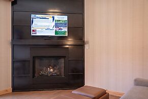 Moose Hotel And Suites