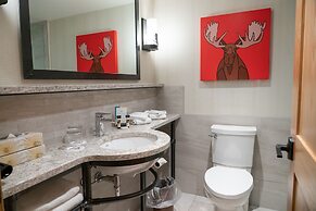 Moose Hotel And Suites