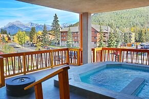 Moose Hotel And Suites
