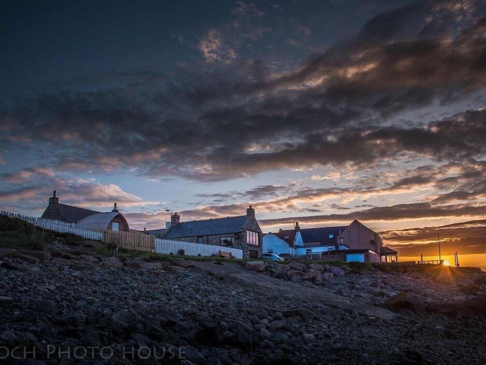 Pew With a View - Seafront Cottages
