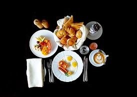 Cafe Aroma Inn