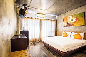 B2 Mahidol Boutique & Budget Hotel