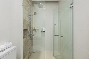 The Lago Apartments by Tropiclook