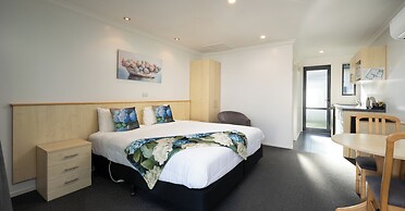 Grove Park Motor Lodge