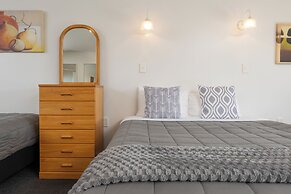 Grove Park Motor Lodge