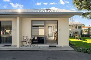 Grove Park Motor Lodge