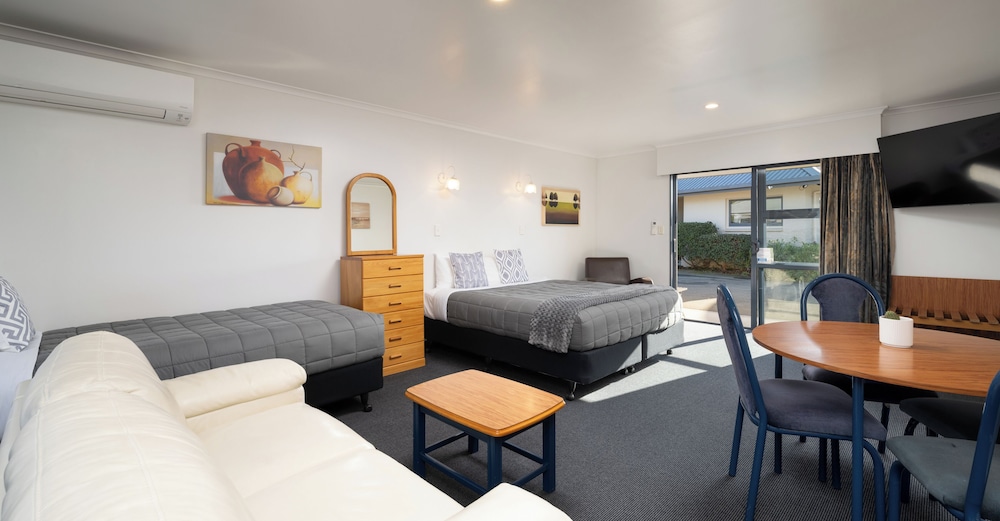 Grove Park Motor Lodge