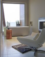 Pointhouse Suites On Sargeant Bay
