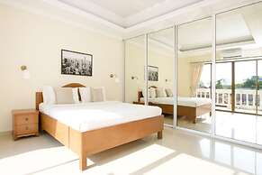 Avoca Pool Villas