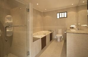 Avoca Pool Villas