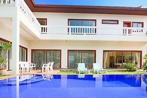 Avoca Pool Villas