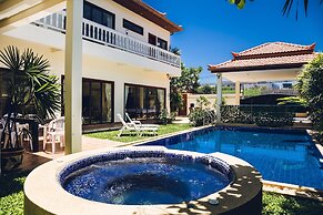 Avoca Pool Villas