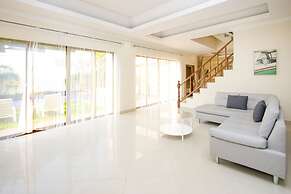 Avoca Pool Villas