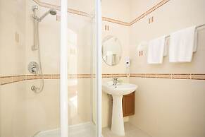 Avoca Pool Villas