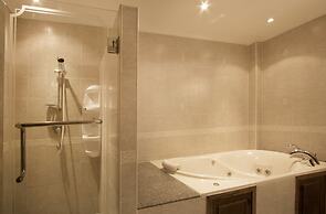 Avoca Pool Villas