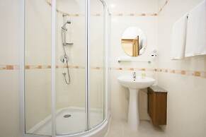 Avoca Pool Villas